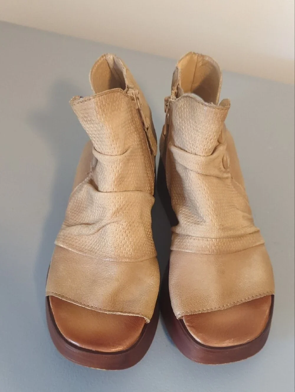 Miz Mooz Women’s Beige Leather Wedge Sandal Peep Toe.